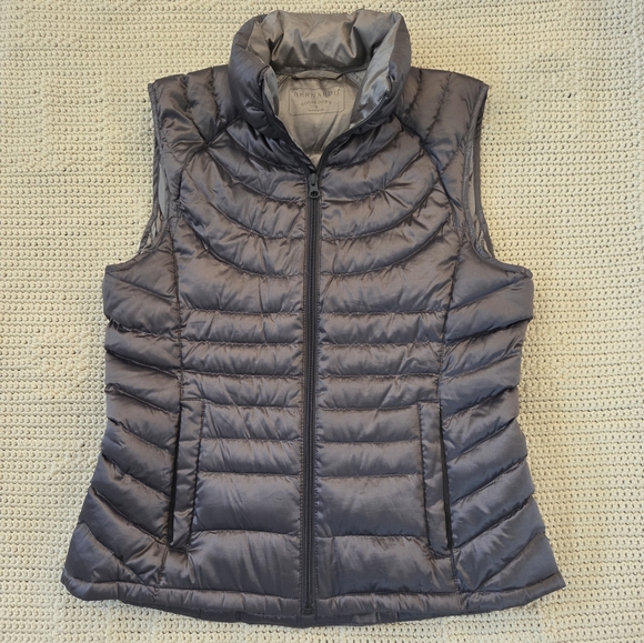 Bernardo Jackets & Blazers - Bernardo Quilted Puffer Vest in Charcoal Gray/Silver